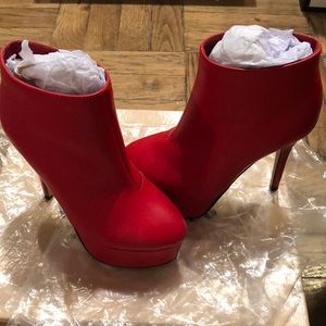 Cinderella of Boston Shoes - Red Leather Ankle Platform Boots. US Sz 2.5M. CoB Cinderella of Boston Shoes - Red Leather Ankle Platform Boots. US Sz 2.5M. CoB